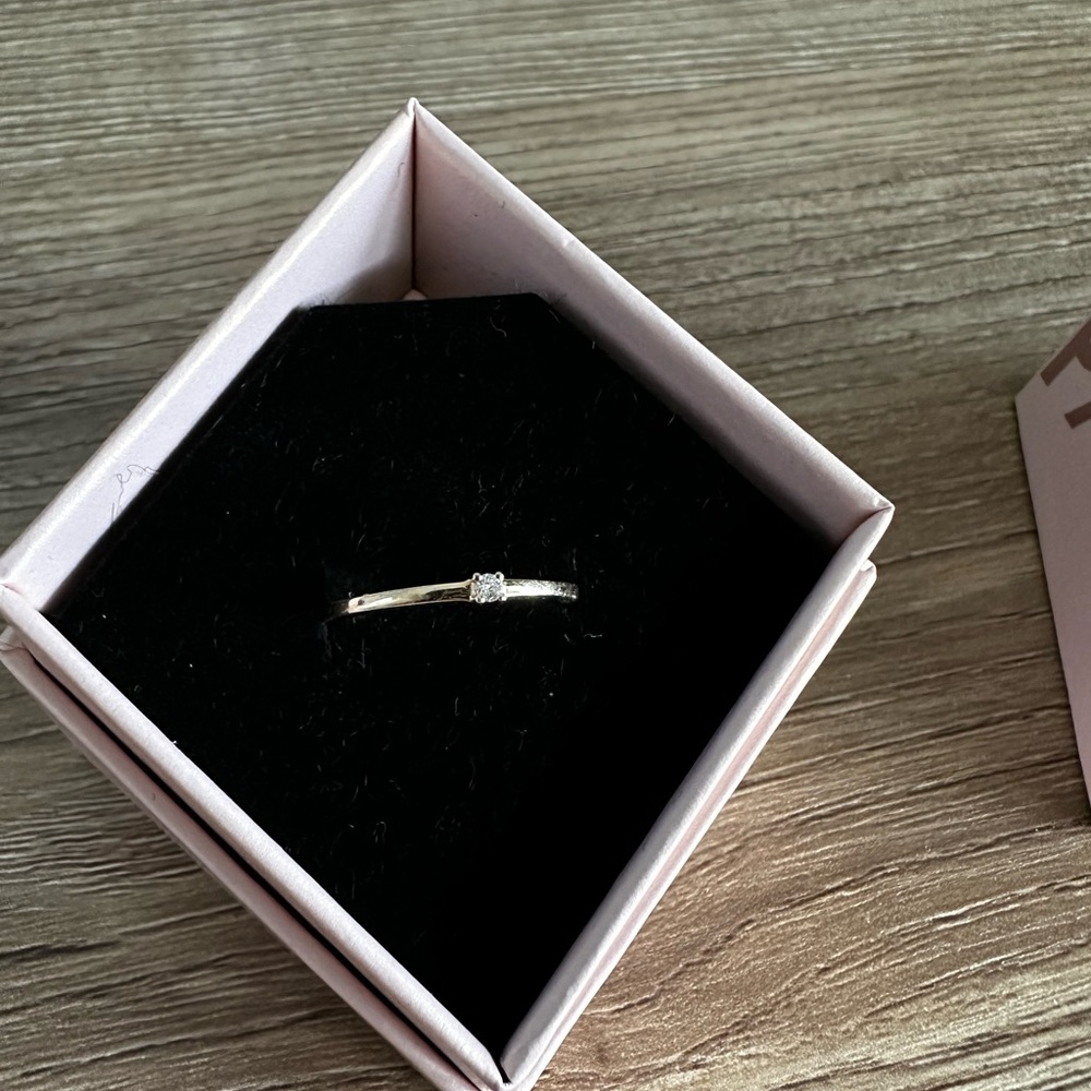 Pandora Gold and Diamond Ring - Picture 2 of 5